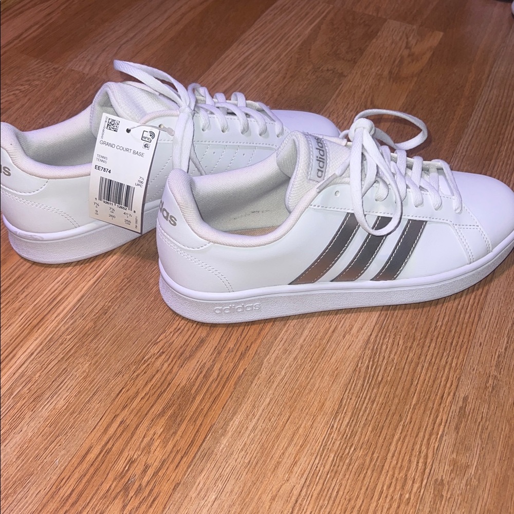 Adidas Grand Court Platinum Metallic size 9 NWT